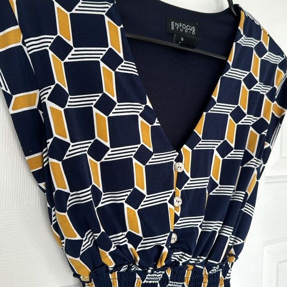 Dress !! - Picture 4 of 5